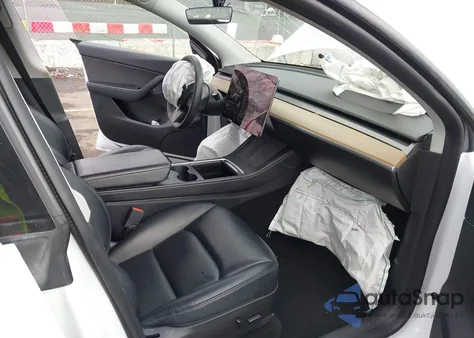 2021 Tesla Model Y Long Range Dual Motor All-Wheel Drive z USA, uszkodzony, nr VIN 5YJYGDEE7MF199436